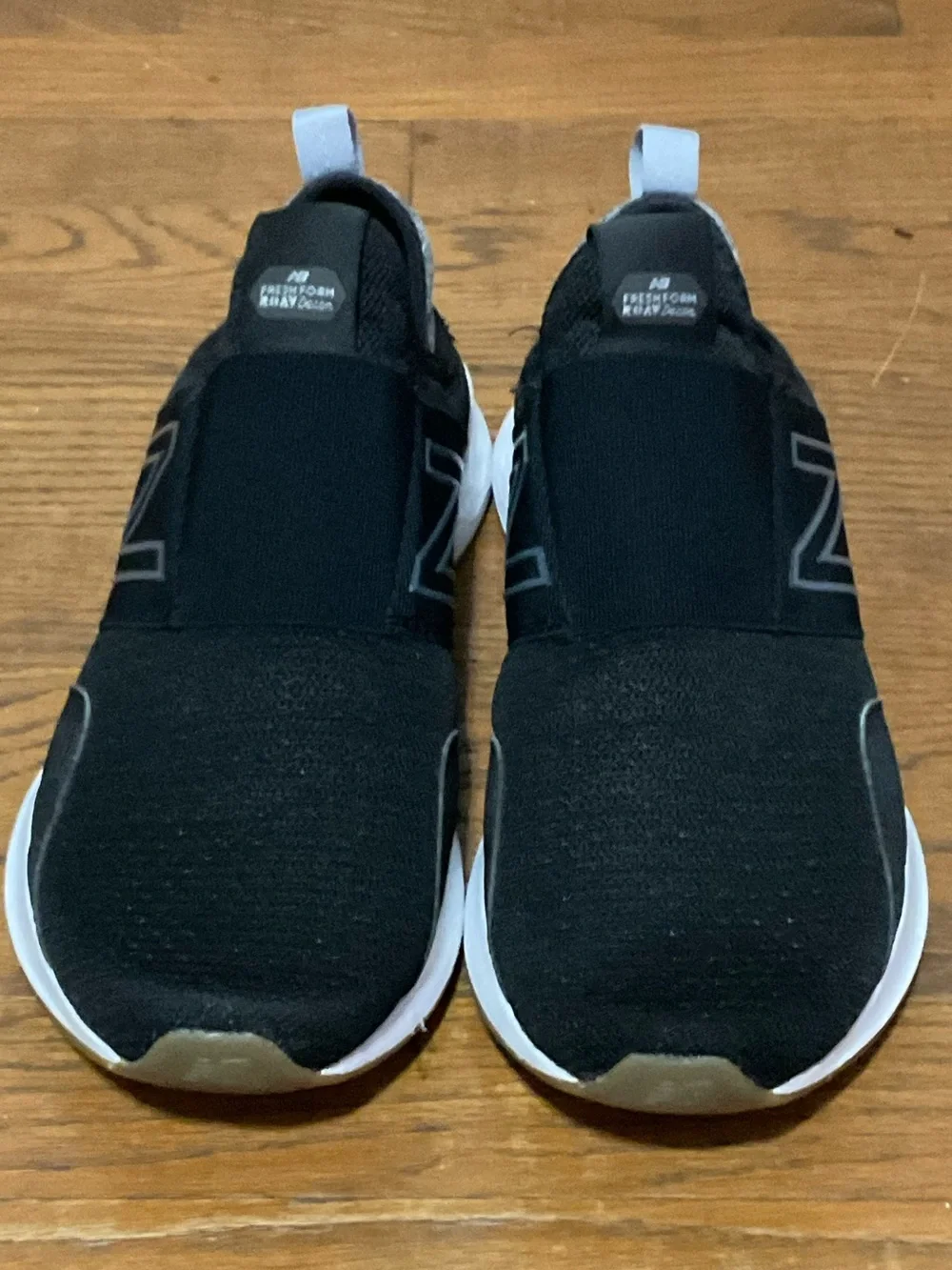 NEW BALANCE BLACK/WHITE ROAV DECON FRESH FOAM SNEAKER.LIKE NEW! MEN’S 10.